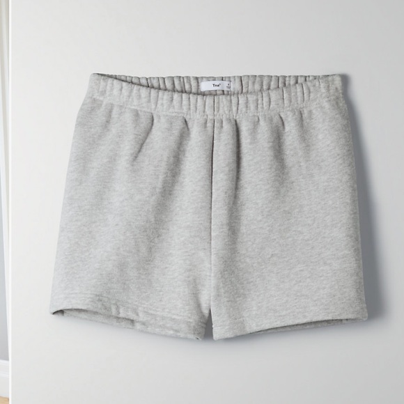 ARITZIA COZY FLEECE HIGH RISE SWEATSHORTS - Picture 2 of 4